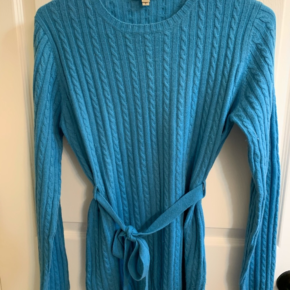 Women’s belted Burberry Sweater